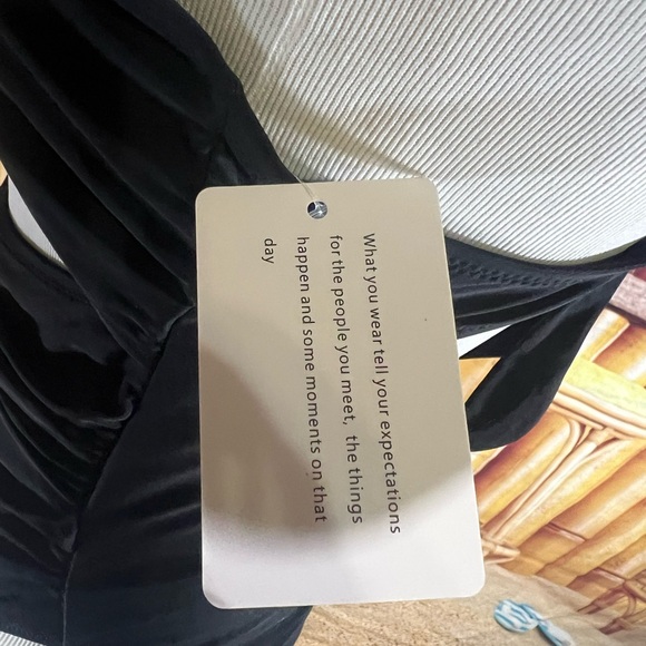 VIMPUNEC Black Cutout One Piece Swimsuit – Size M – New with Tags - Picture 8 of 9